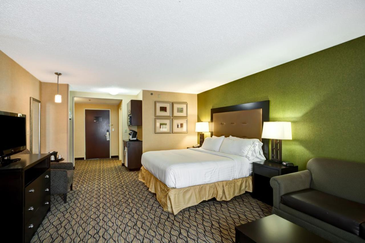 Holiday Inn Express Hotel & Suites Christiansburg By Ihg Dış mekan fotoğraf