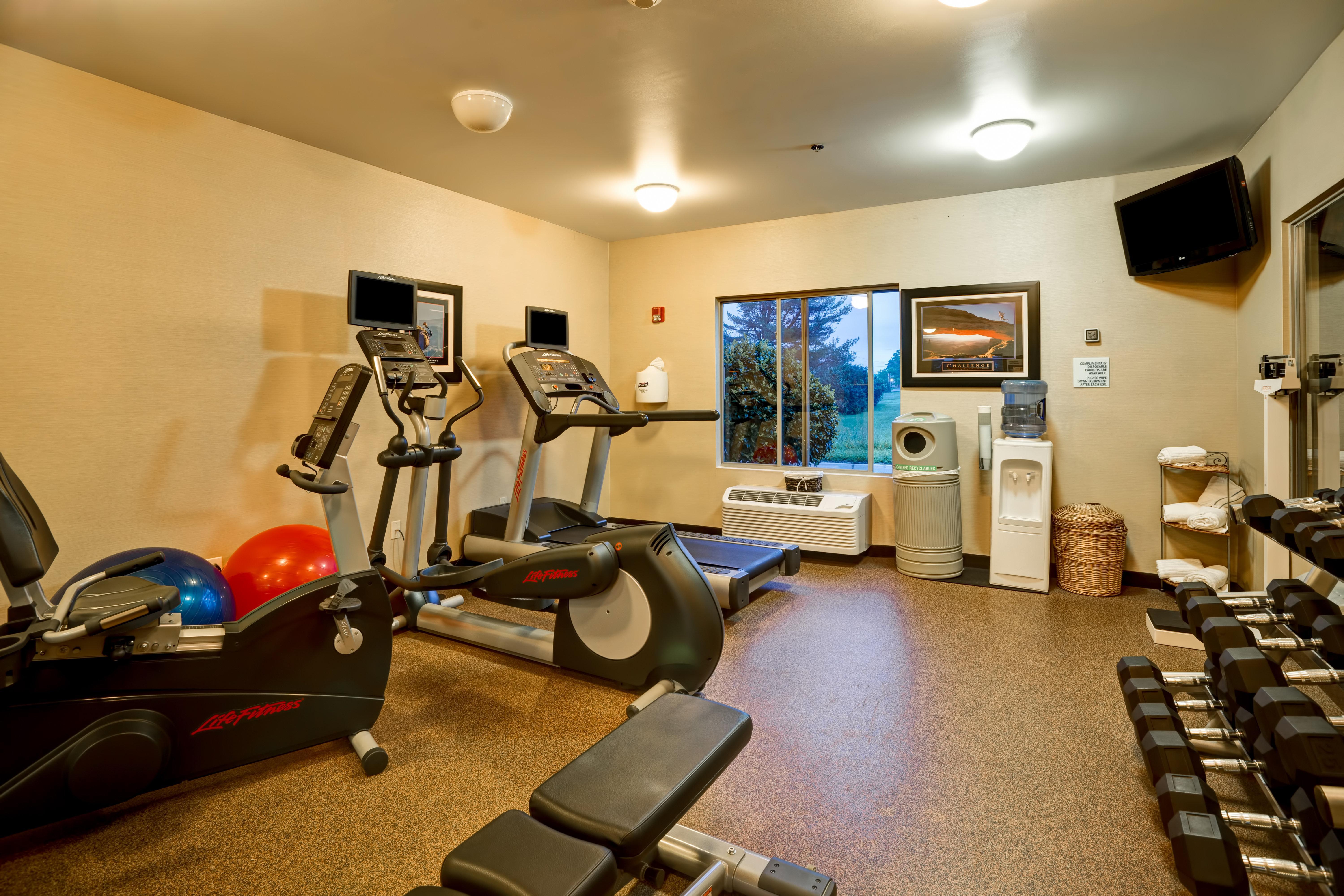 Holiday Inn Express Hotel & Suites Christiansburg By Ihg Dış mekan fotoğraf