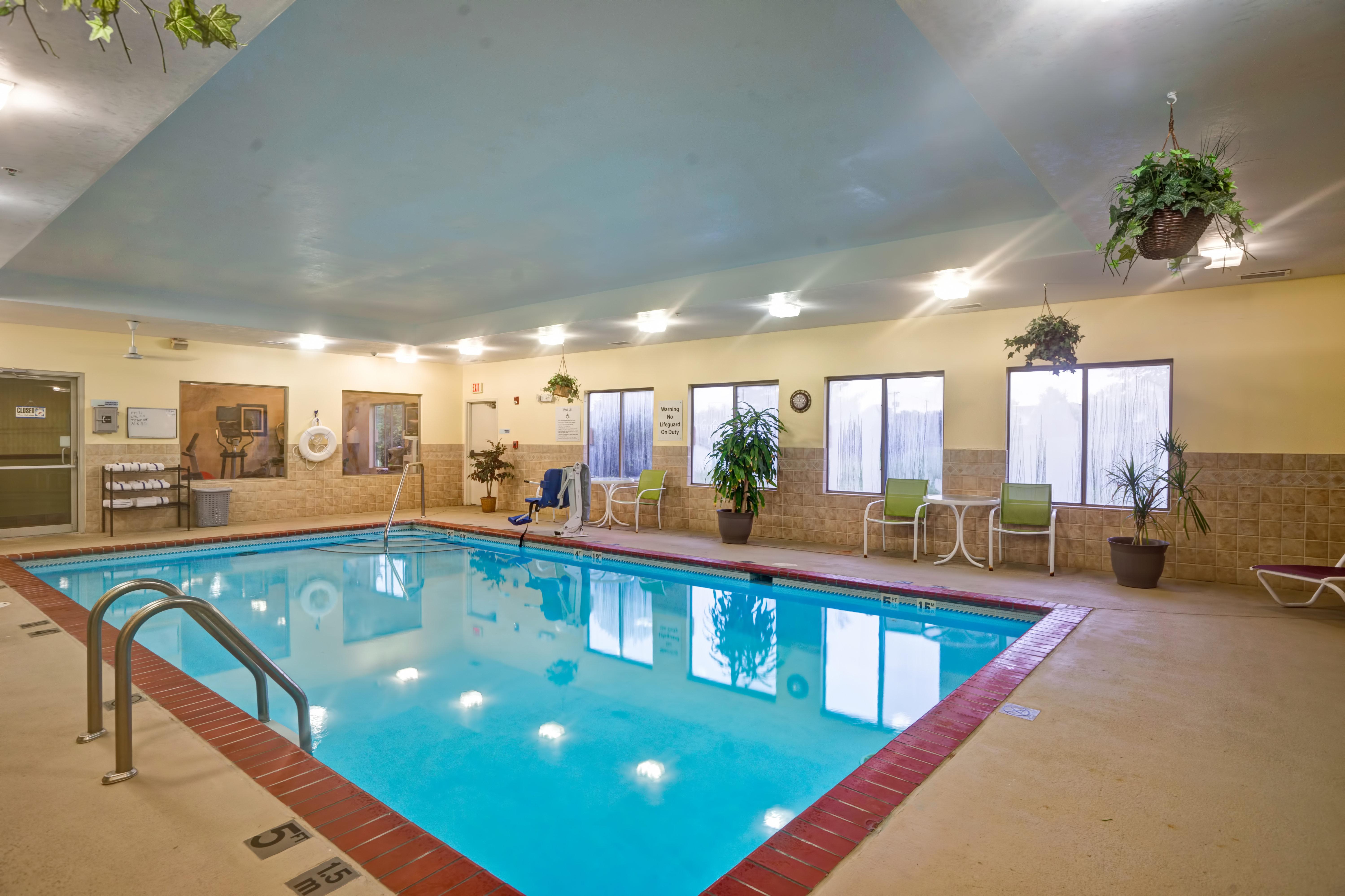 Holiday Inn Express Hotel & Suites Christiansburg By Ihg Dış mekan fotoğraf