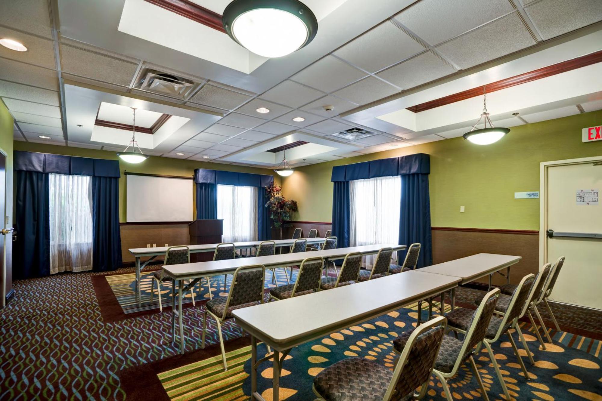 Holiday Inn Express Hotel & Suites Christiansburg By Ihg Dış mekan fotoğraf
