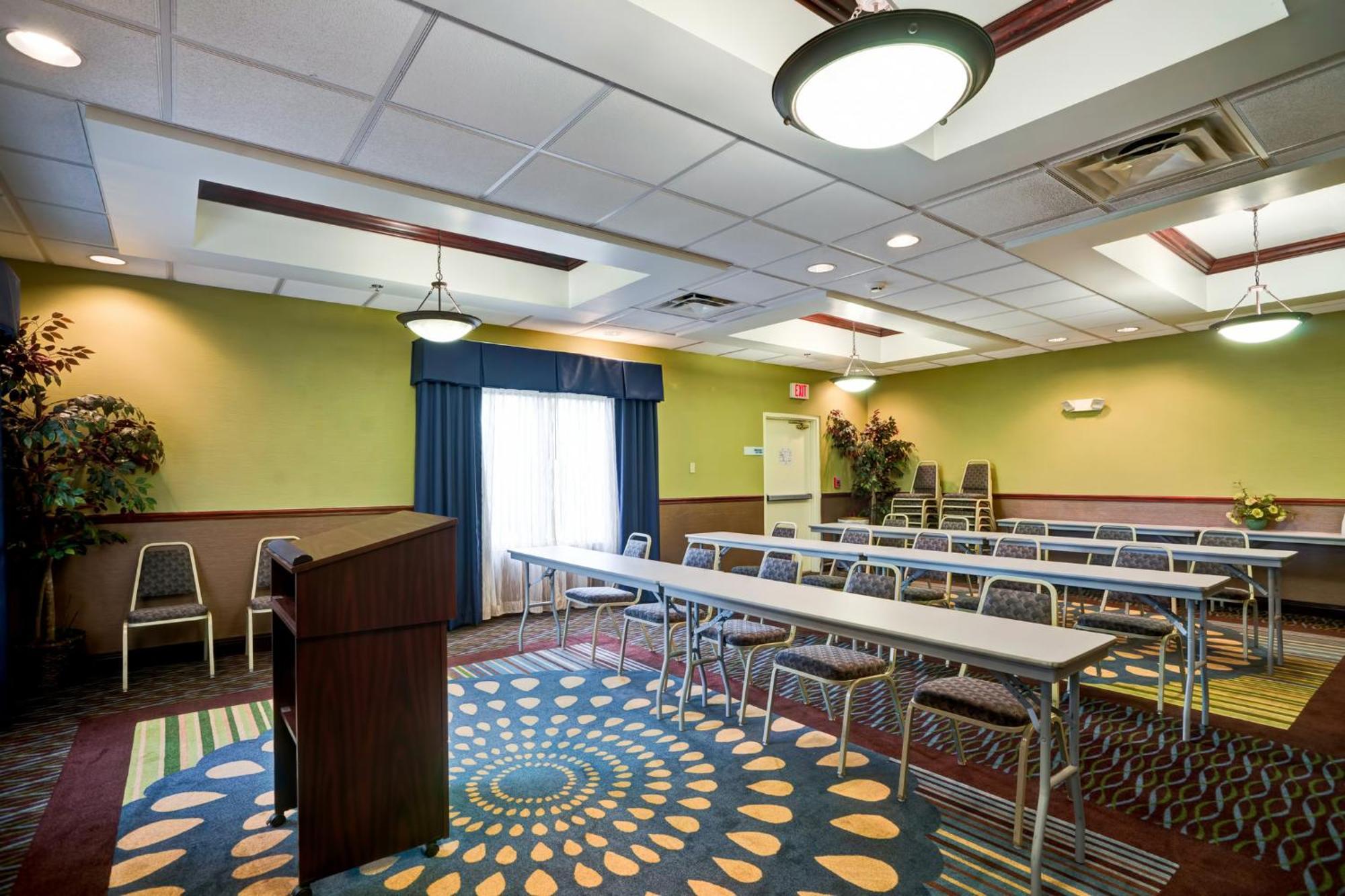 Holiday Inn Express Hotel & Suites Christiansburg By Ihg Dış mekan fotoğraf