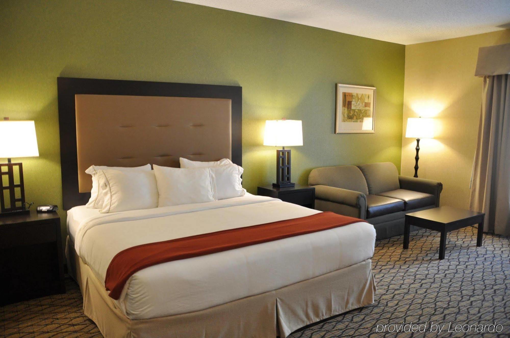 Holiday Inn Express Hotel & Suites Christiansburg By Ihg Oda fotoğraf